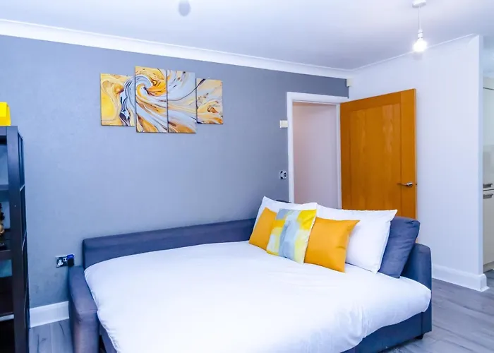 Luxury City Apartment With Free Netflix & Wifi