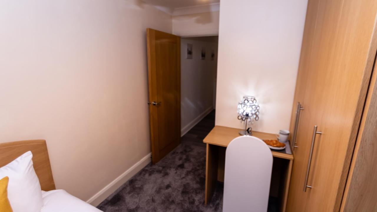 Luxury With Free Netflix & Wifi Apartment *