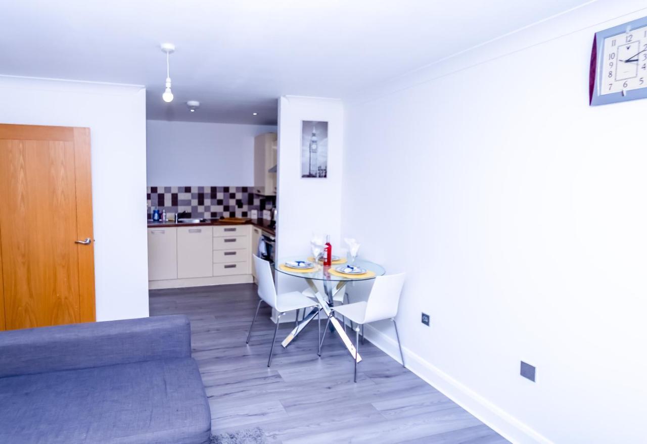 Luxury With Free Netflix & Wifi * Coventry